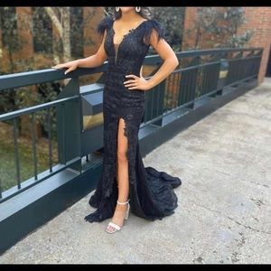 Portia and Scarlett, Size 0. Had some stretch. Only worn a couple hours, pd $850